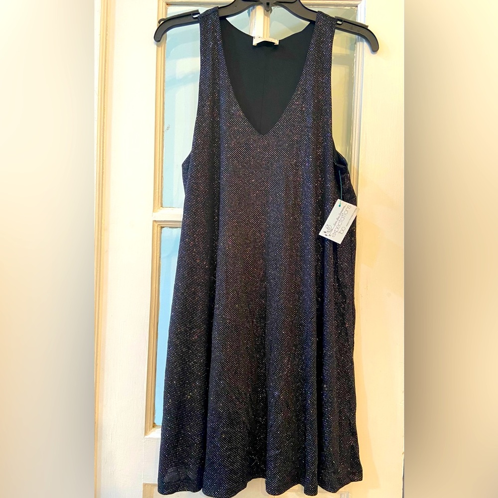 Fun sparkly dress by Everly. Never worn. size Large